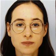 Elève-avocate proposant des cours de soutien et d'approfondissement en droit privé et droit international et européen